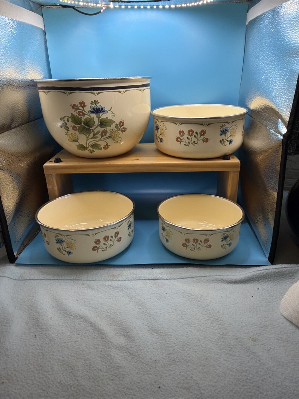 Vintage Kobe Nesting Bowls From The 80’s Enamel Set Of 4